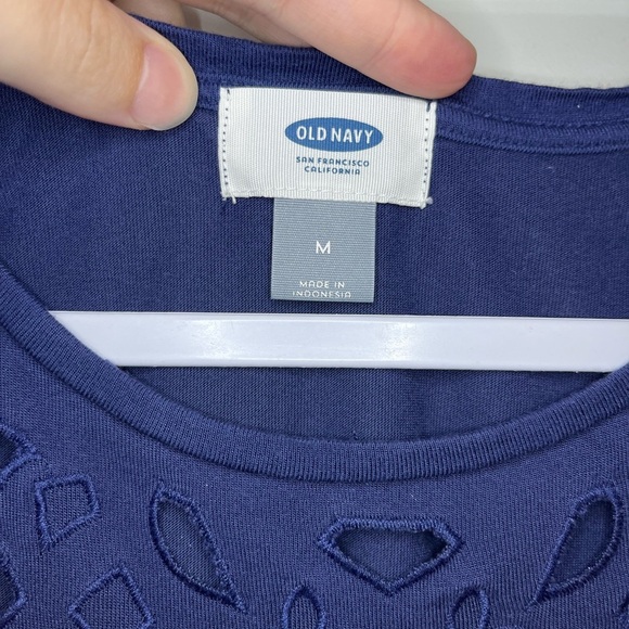 Old Navy | Relaxed Cut Out Sleeveless Top in Navy Size Medium - Picture 5 of 6